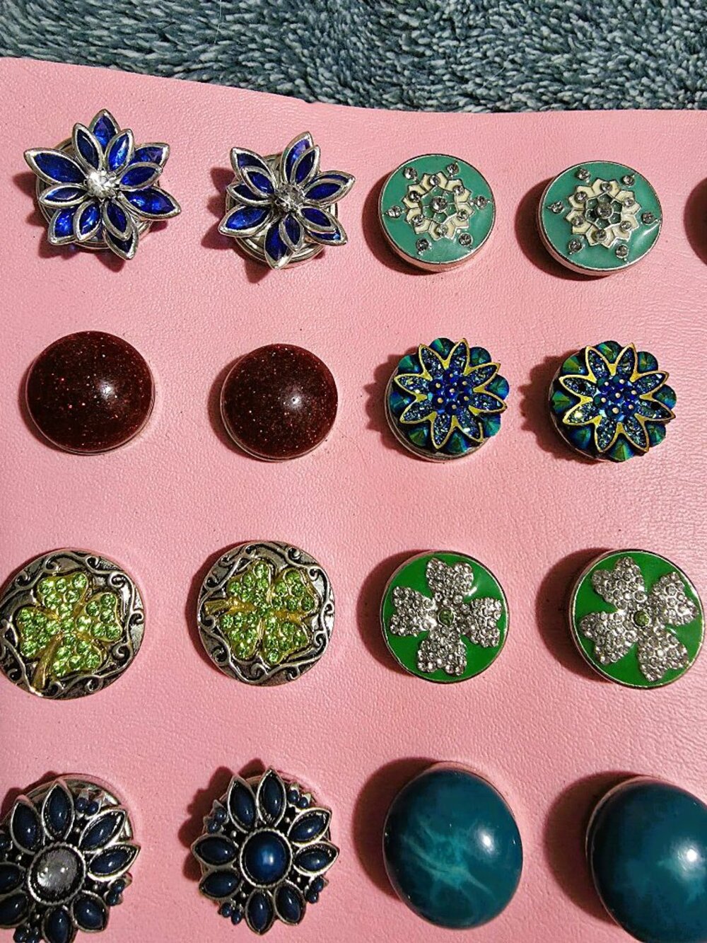 🪩Snap Charms Lot – 50+ Pieces + Display Board - Picture 2 of 8